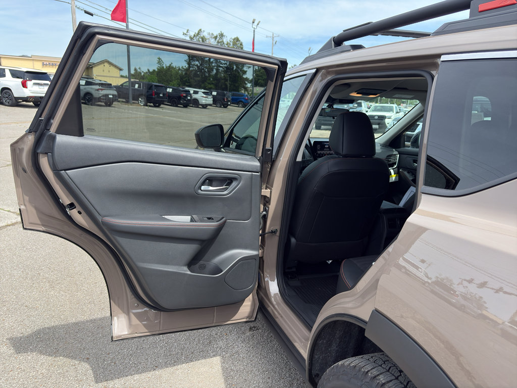 New 2026 Nissan Rogue SV AWD/4WD image 19