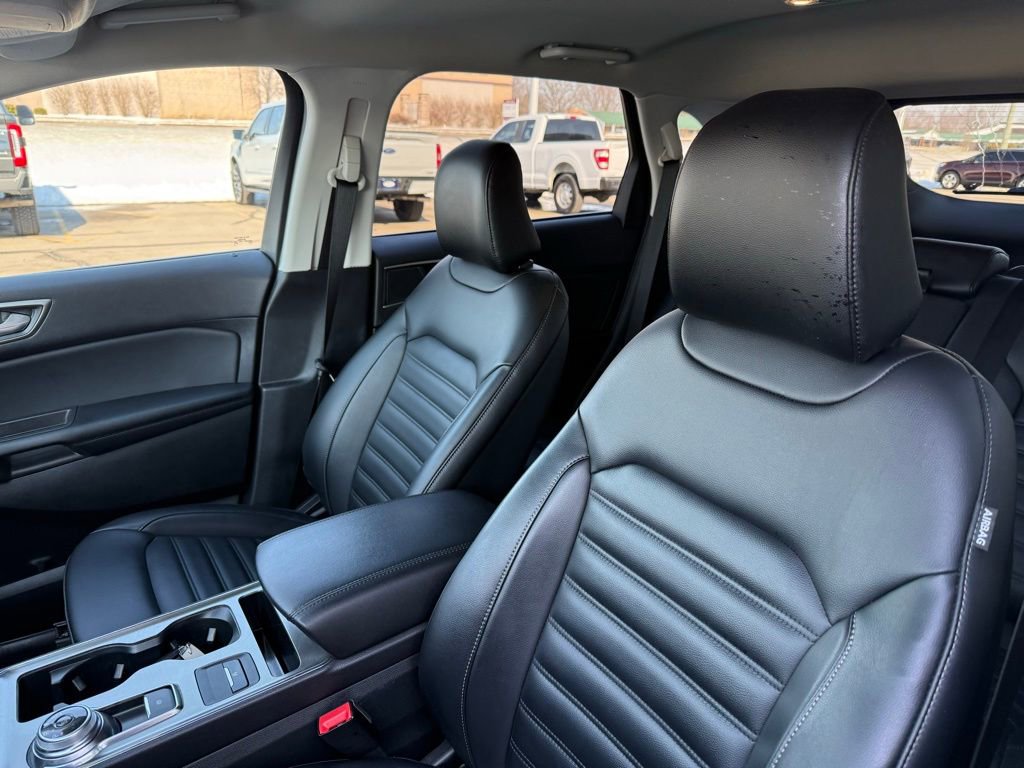 Used 2022 Ford Edge SEL w/ Convenience Package image 3