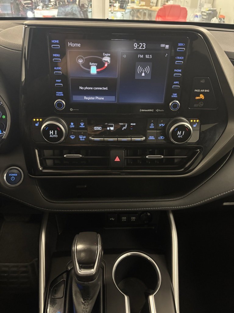 Used 2021 Toyota Highlander XLE image 18