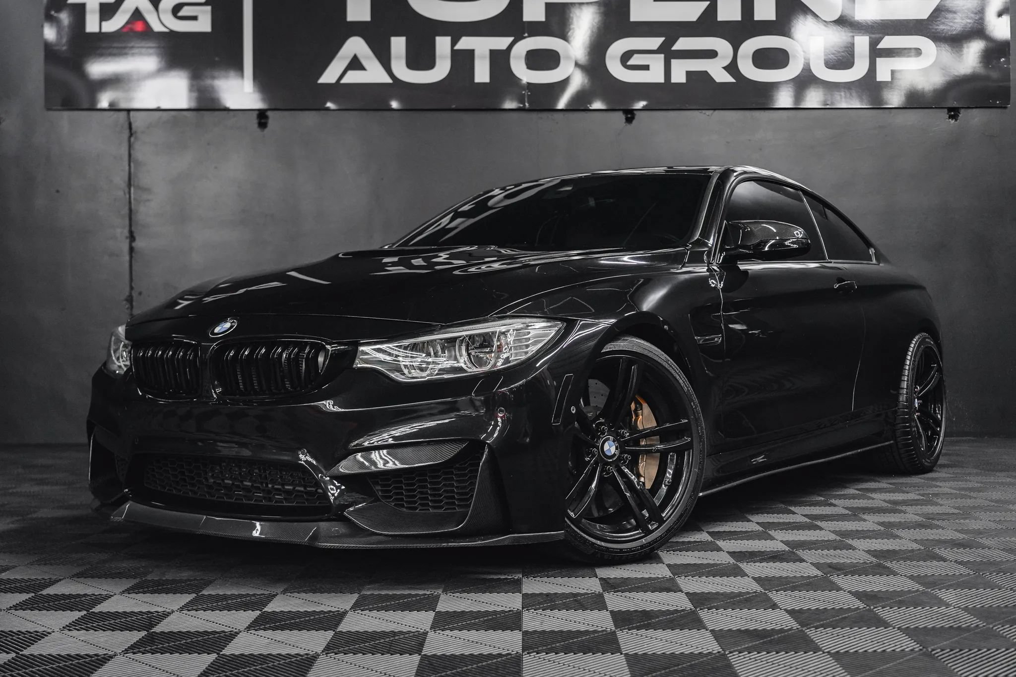 Used 2015 BMW M4 Coupe w/ Executive Package RWD image 3