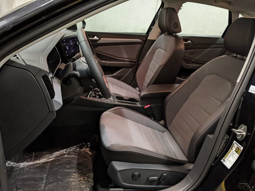 New 2026 Volkswagen Jetta SE FWD image 12