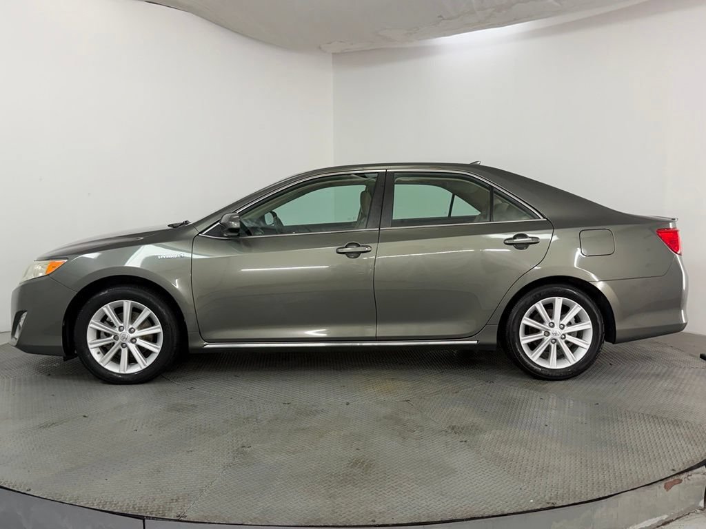 Used 2013 Toyota Camry XLE w/ Leather Pkg FWD image 4