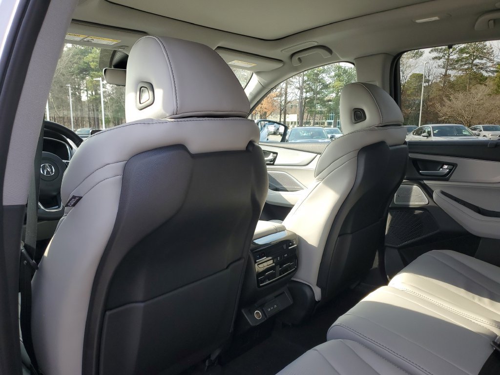 New 2026 Acura MDX w/ Technology Package FWD image 12
