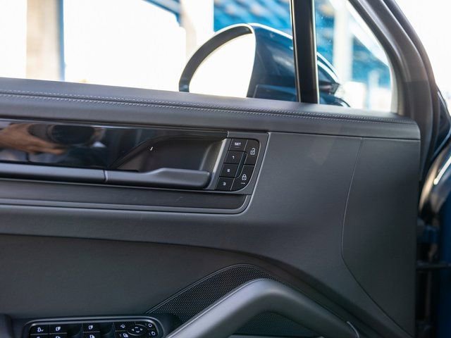 New 2026 Porsche Cayenne GTS image 38