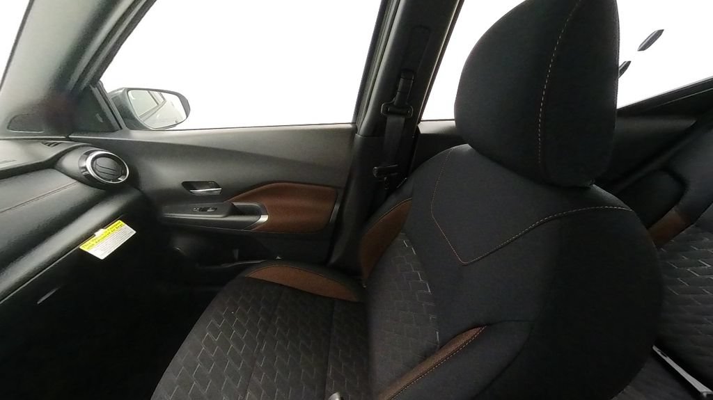 Certified 2024 Nissan Kicks SR FWD image 21