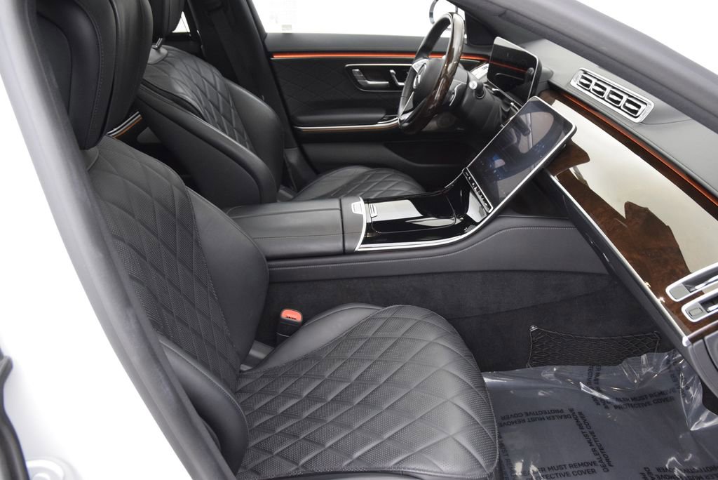 Used 2025 Mercedes-Benz S 580 4MATIC Sedan image 16