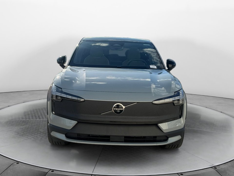 New 2026 Volvo EX30 Cross Country Ultra image 2