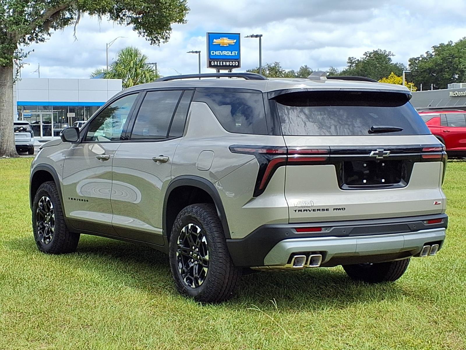 New 2027 Chevrolet Traverse Z71 w/ Enhanced Driving Package AWD/4WD image 23