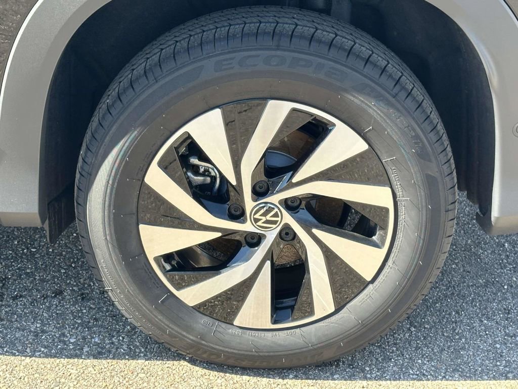 New 2025 Volkswagen Tiguan S image 8