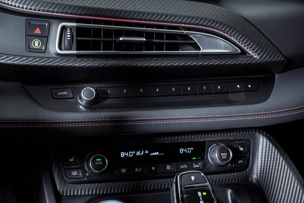 Used 2019 BMW i8 Base image 24