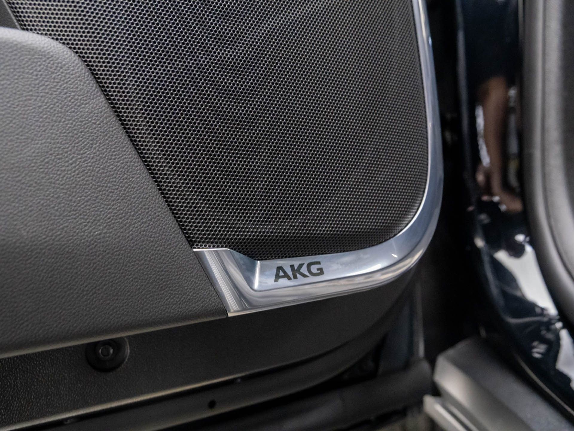 New 2026 Cadillac Escalade ESV Luxury w/ Touring Package image 16