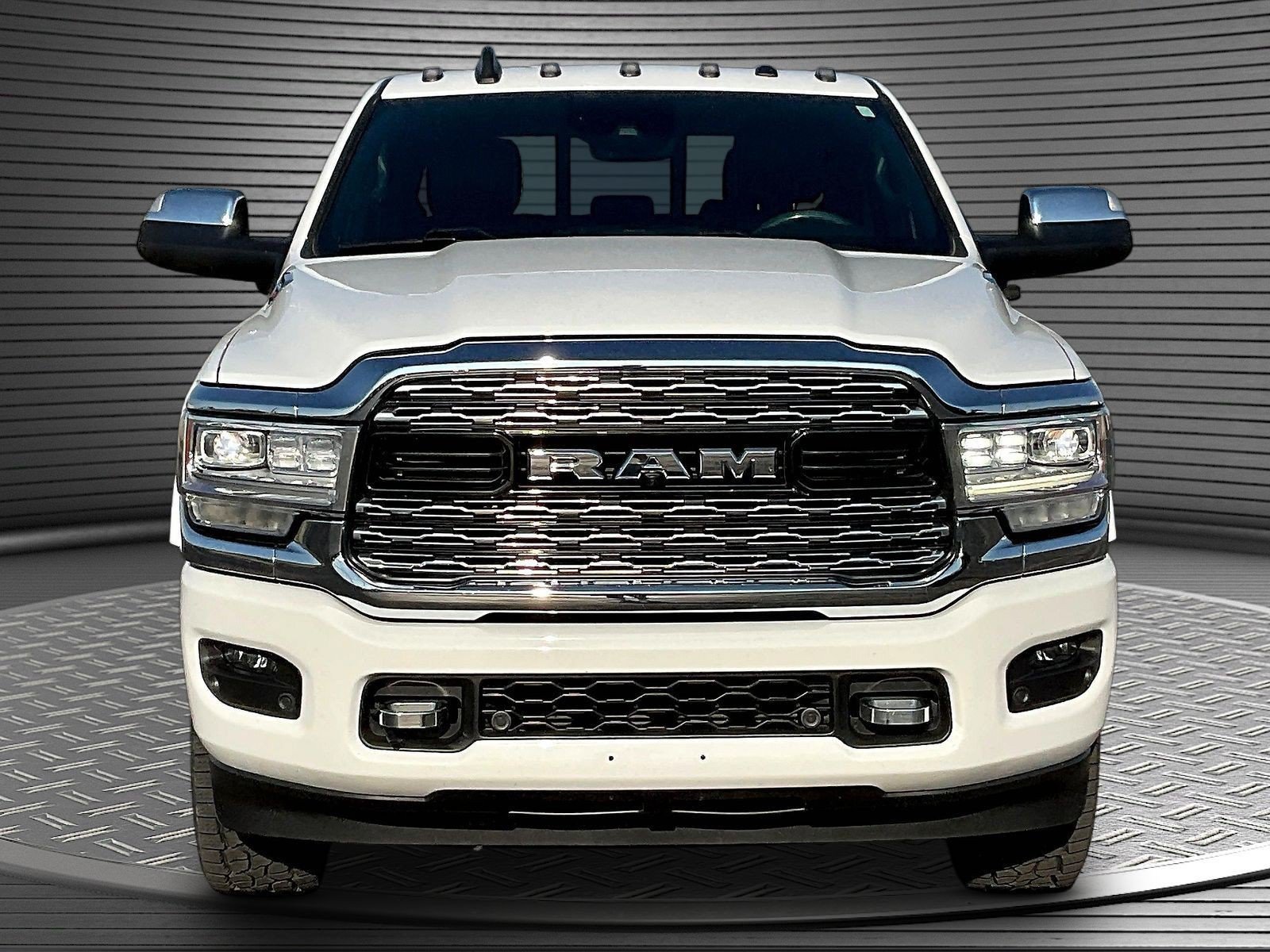 Used 2019 RAM 2500 Limited AWD/4WD image 2