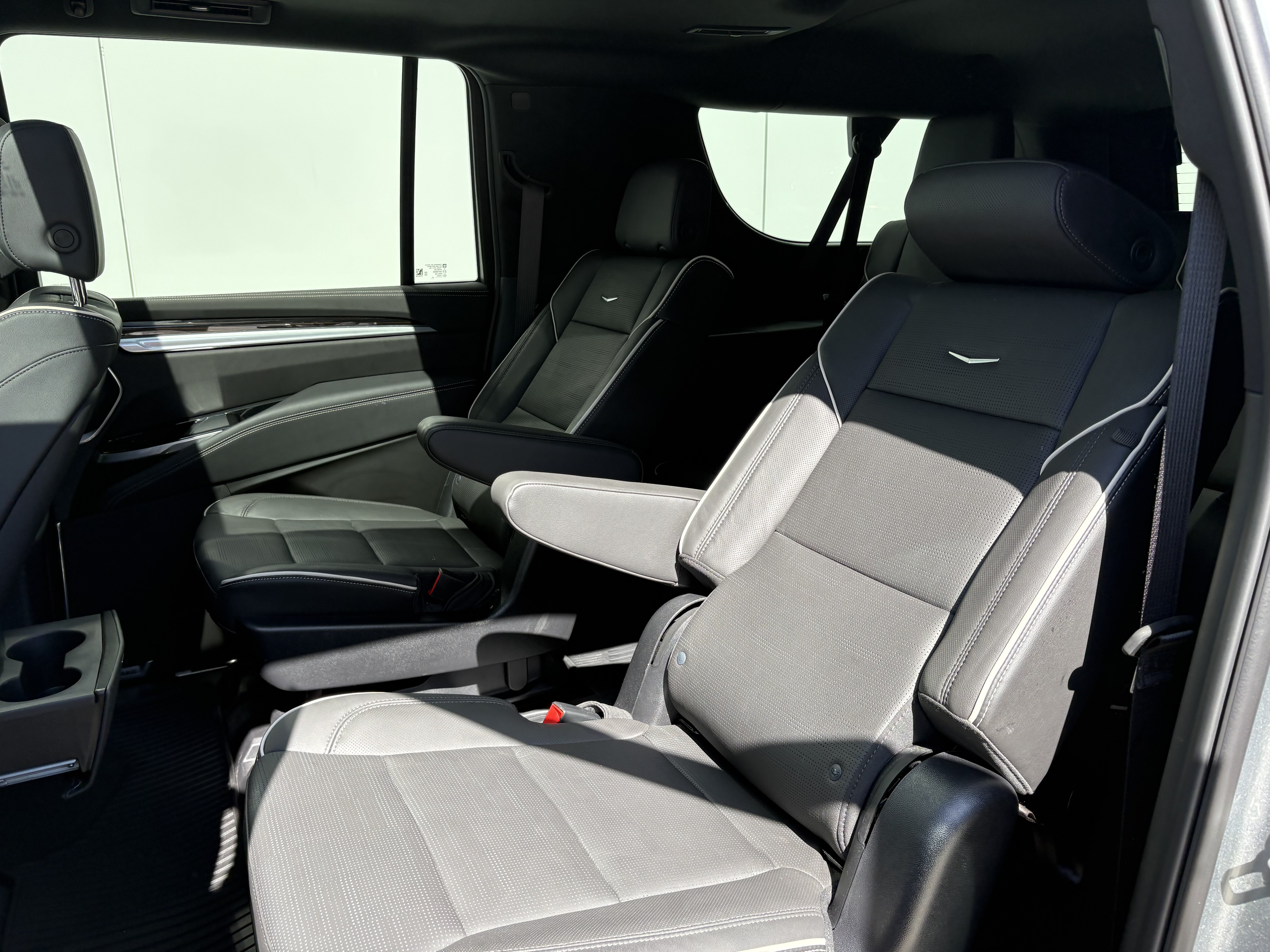 Certified 2025 Cadillac Escalade ESV Premium Luxury AWD/4WD image 13
