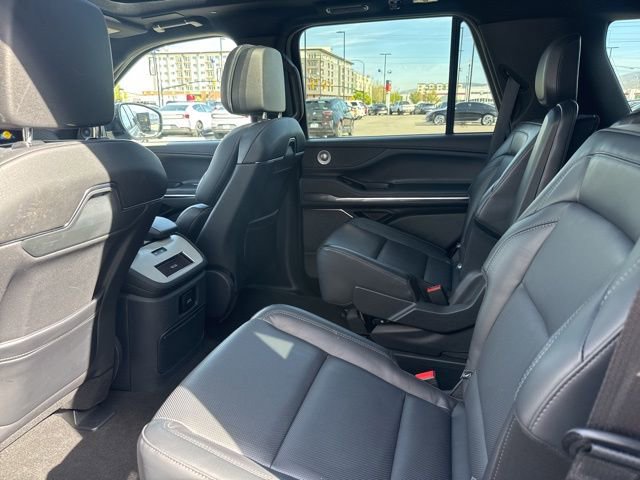 Used 2025 Lincoln Navigator Reserve w/ Jet Appearance Package image 17