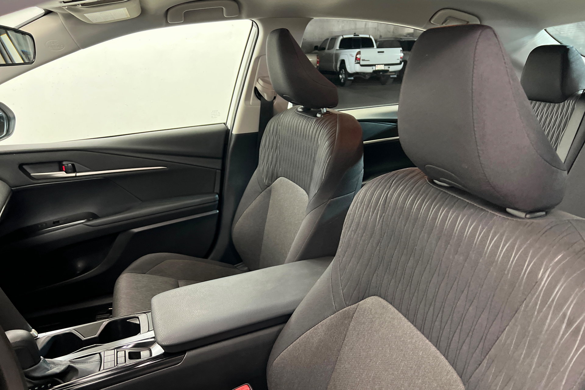 Used 2025 Toyota Camry LE FWD image 17