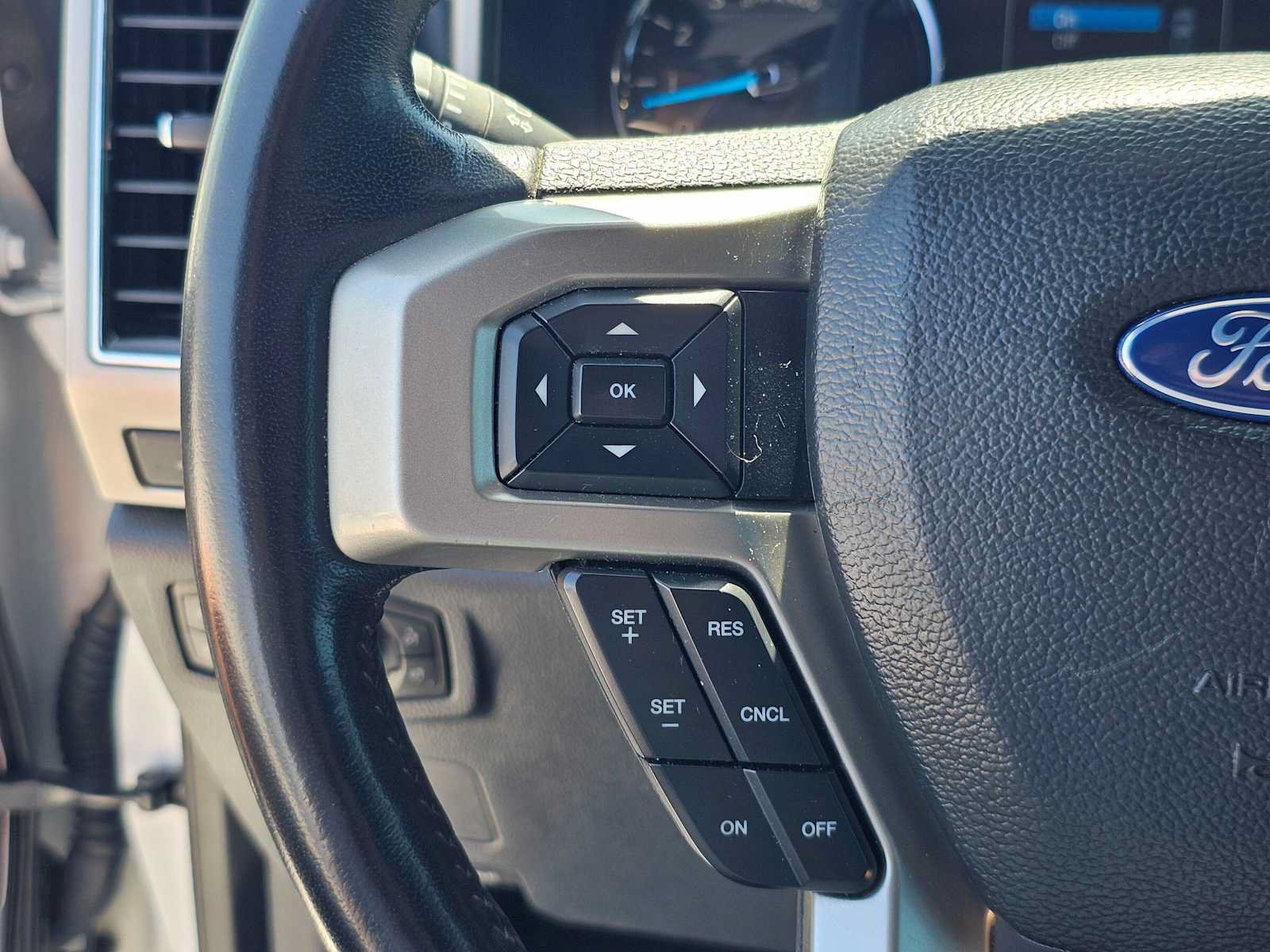 Used 2022 Ford F350 Lariat AWD/4WD image 29