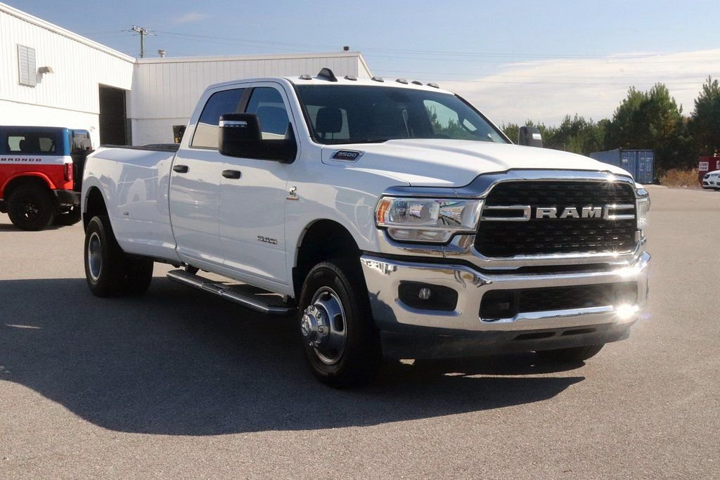 Used 2024 RAM 3500 Big Horn AWD/4WD image 3