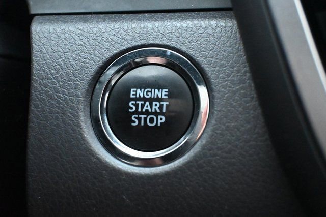 Used 2022 Toyota Camry SE w/ Cold Weather Package image 32