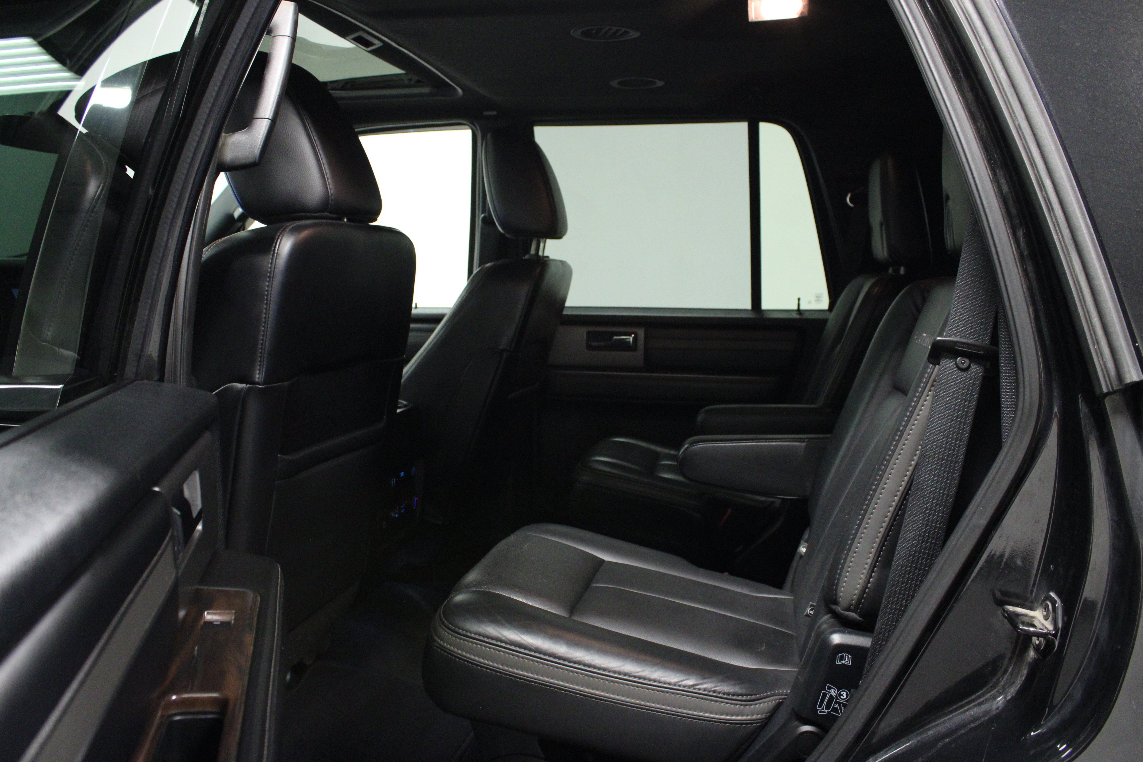 Used 2015 Ford Expedition Platinum AWD/4WD image 13