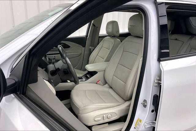 Used 2020 GMC Terrain Denali w/ GMC Pro Grade Package AWD/4WD image 8