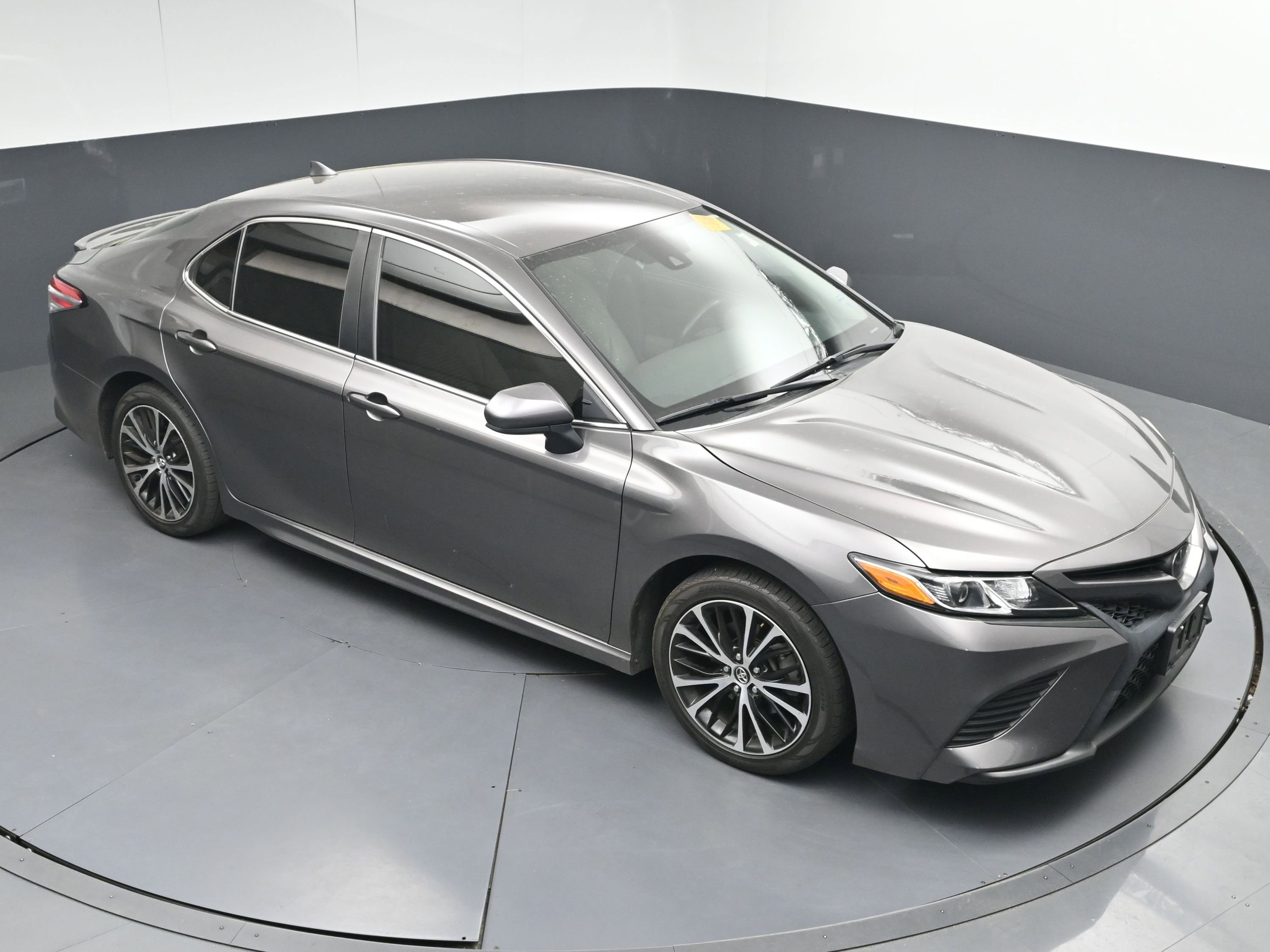 Used 2020 Toyota Camry SE image 31