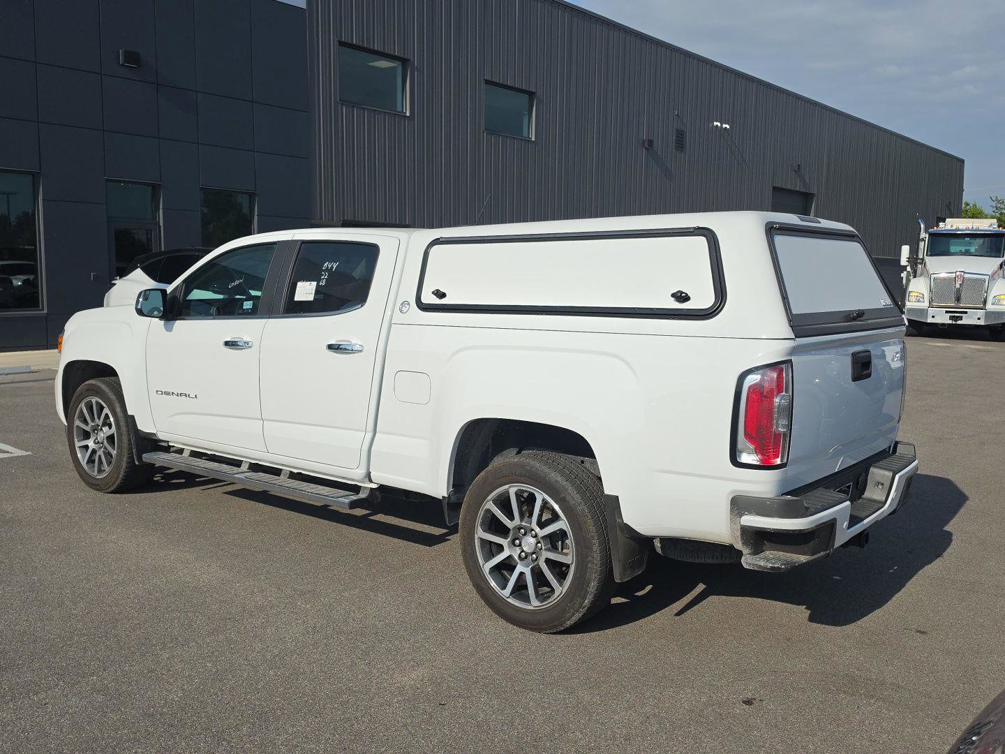 Used 2022 GMC Canyon Denali AWD/4WD image 5