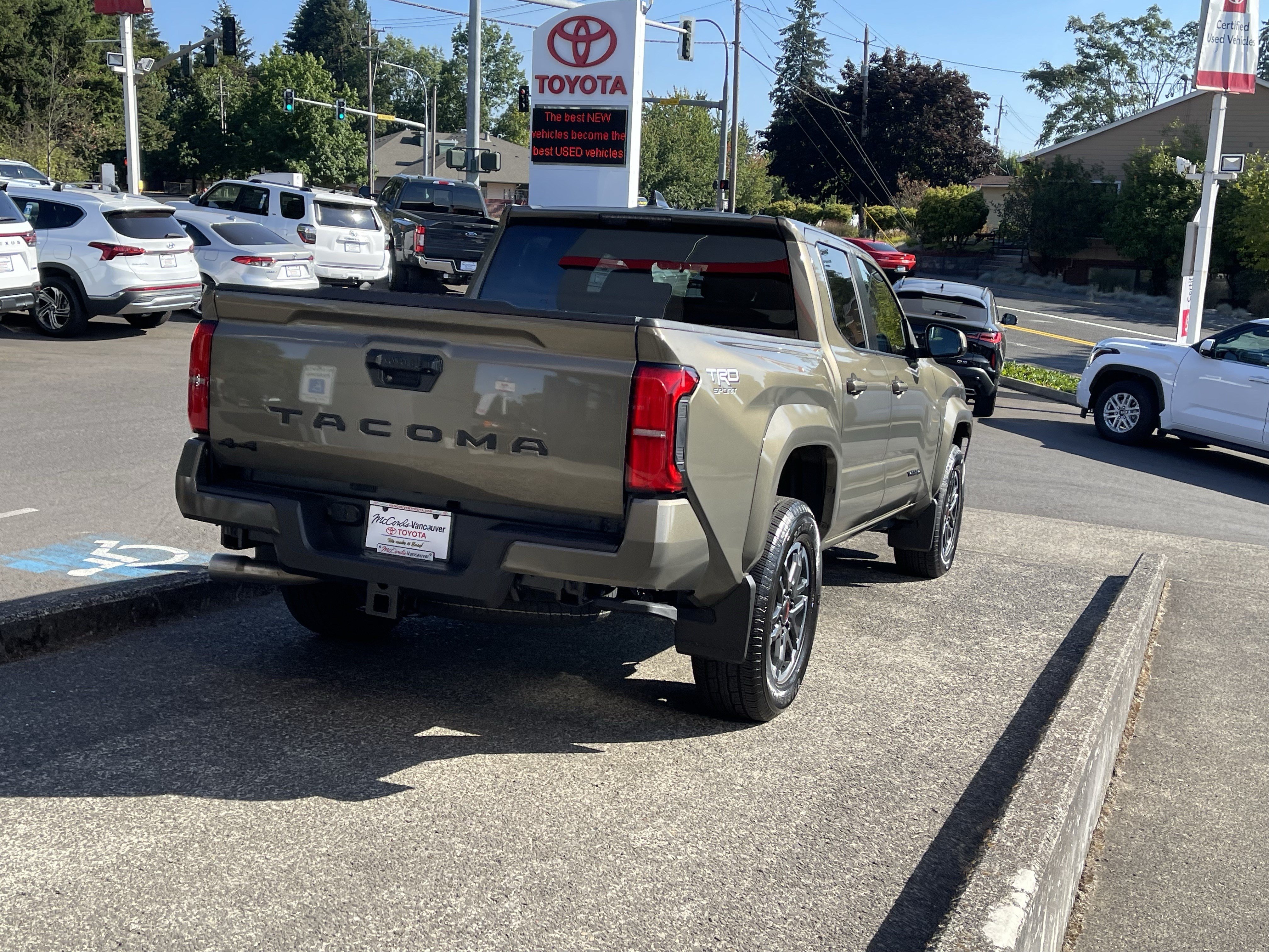Certified 2026 Toyota Tacoma TRD Sport AWD/4WD image 6
