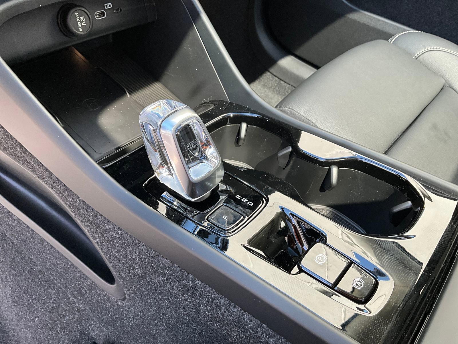 New 2026 Volvo XC40 B5 Plus w/ Climate Package AWD/4WD image 27
