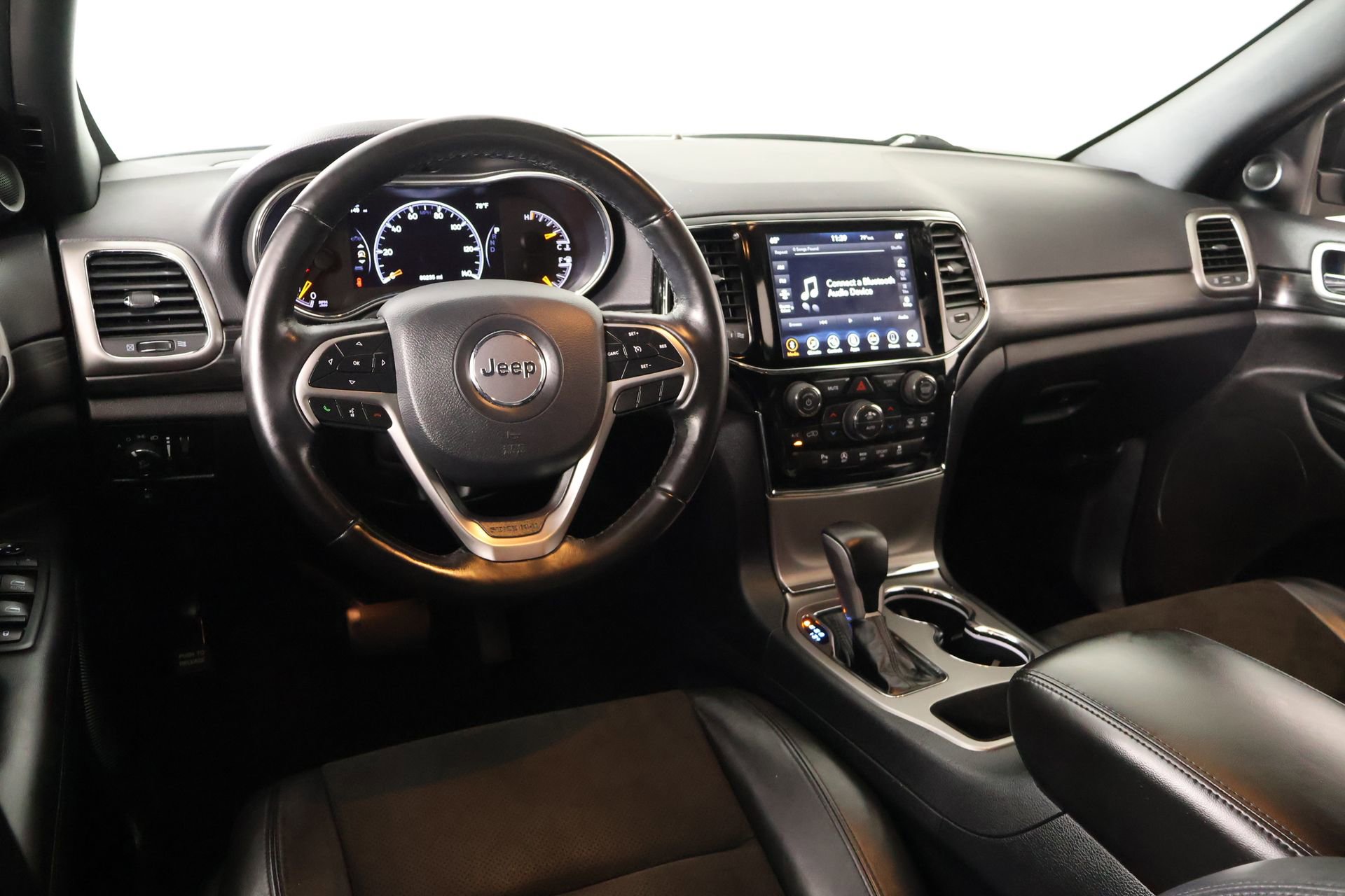Used 2020 Jeep Grand Cherokee Altitude AWD/4WD image 2