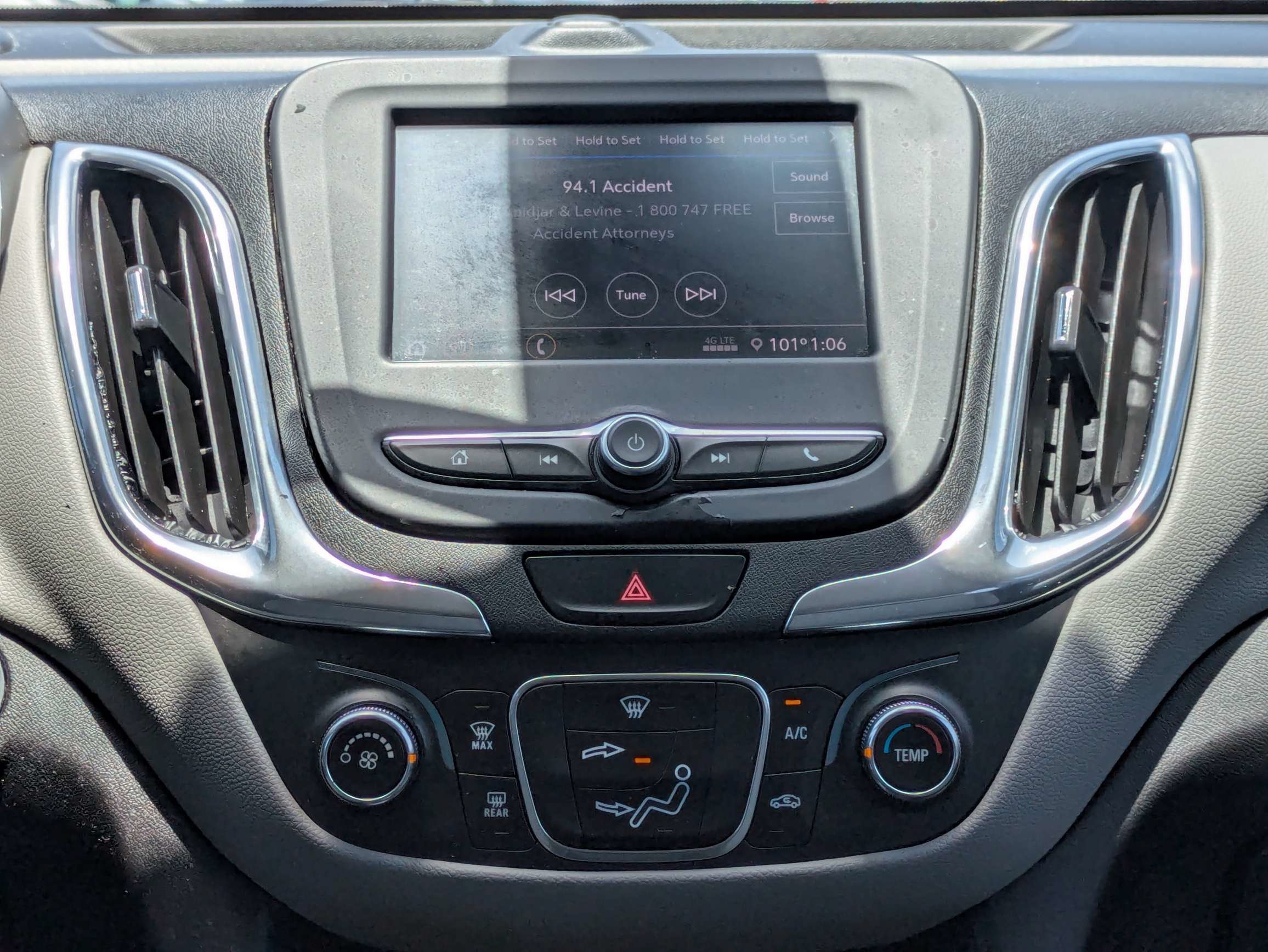 Used 2020 Chevrolet Equinox LS FWD image 19