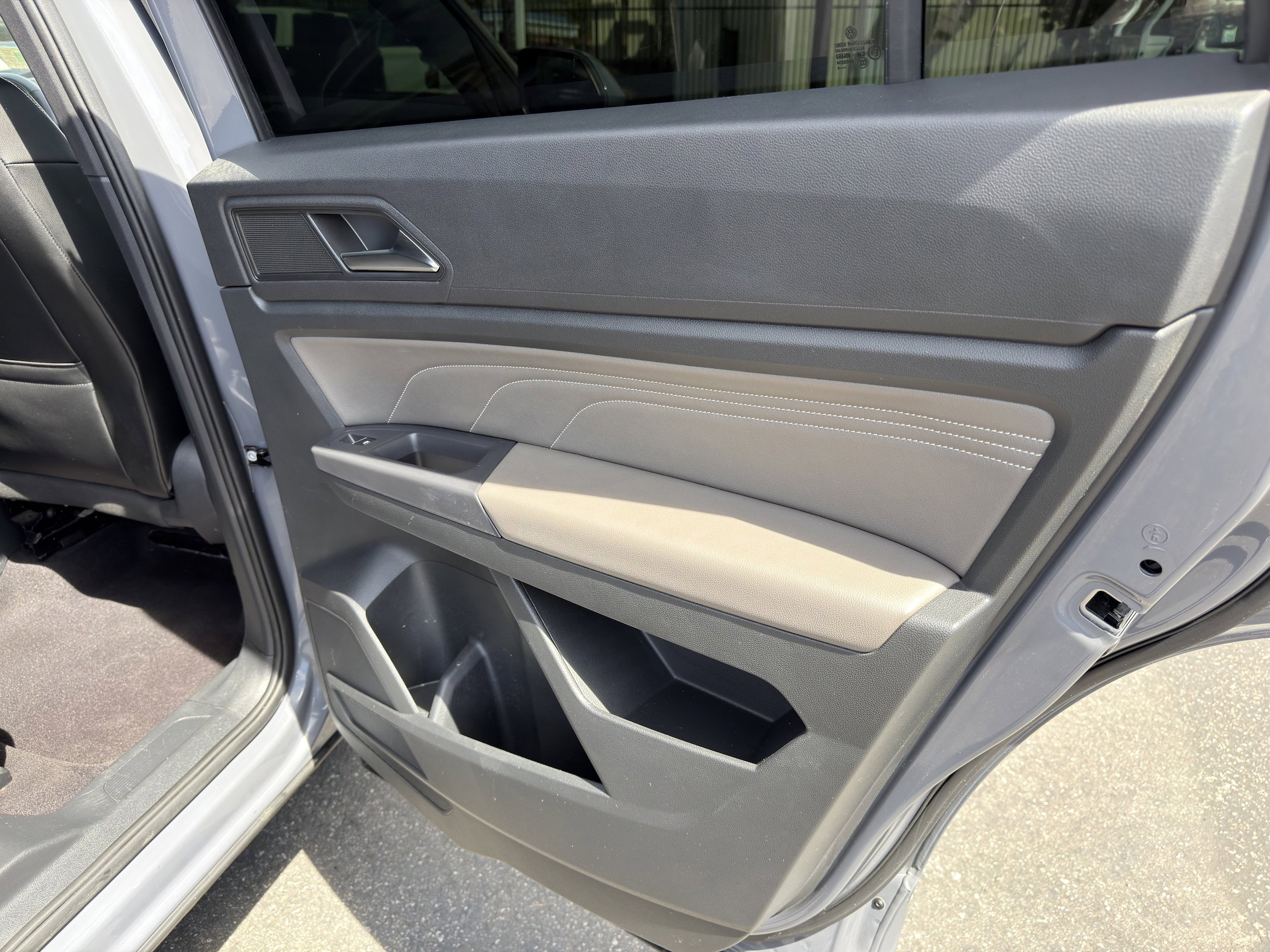 Used 2021 Volkswagen Atlas Cross Sport SE w/ Panoramic Sunroof Package FWD image 13