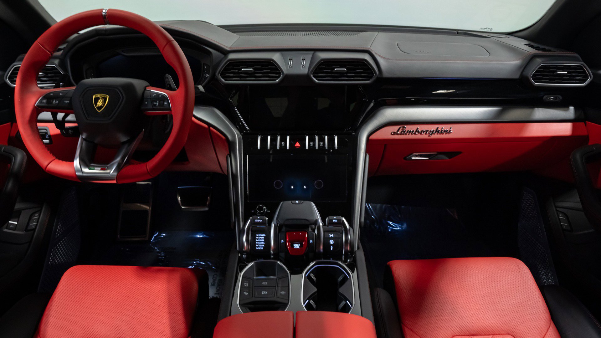 Used 2021 Lamborghini Urus AWD/4WD image 48