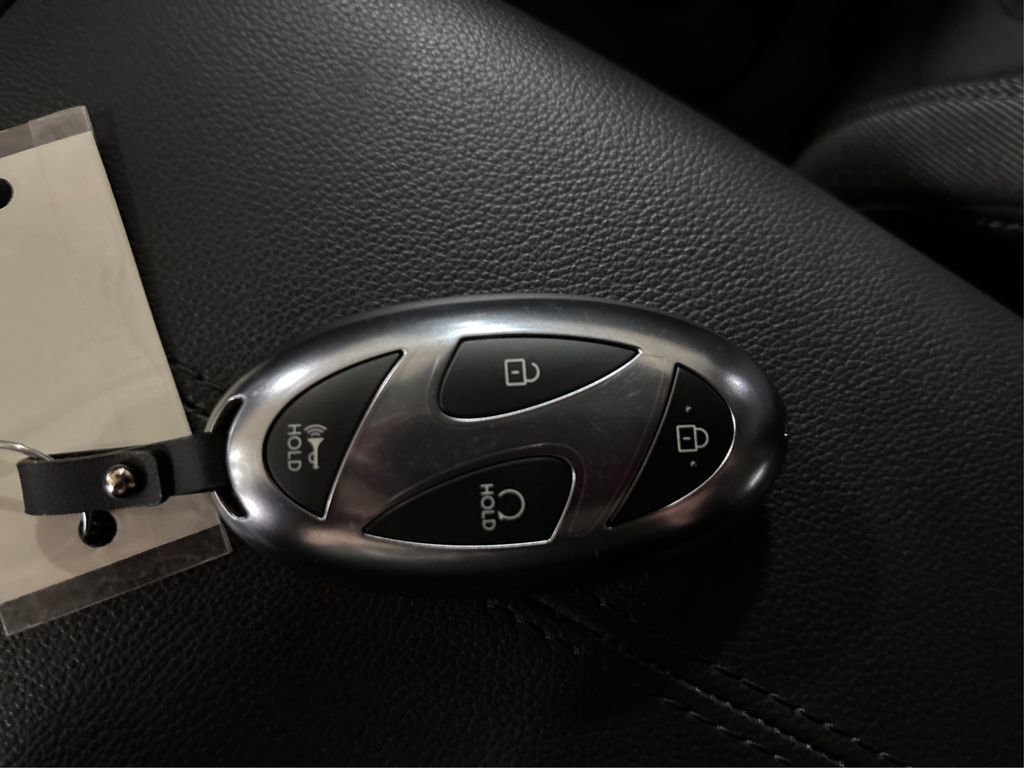 Certified 2025 Hyundai Tucson SE image 37