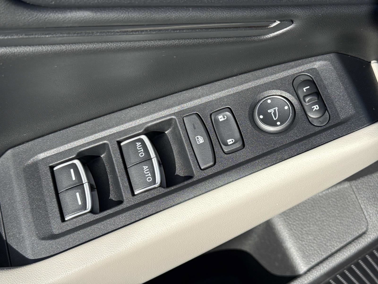 Used 2023 Honda Accord EX image 16