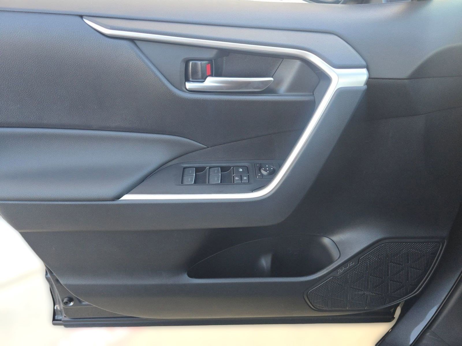 New 2025 Toyota RAV4 XLE w/ Convenience Package image 10