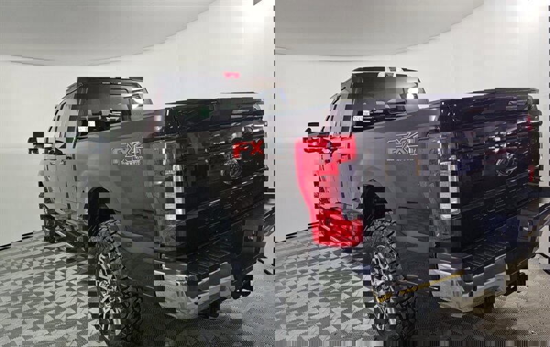 Used 2018 Ford F250 Lariat w/ Lariat Value Package image 4