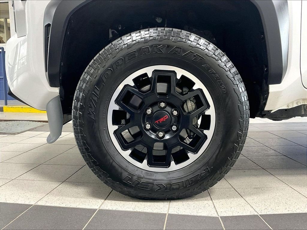 Used 2025 Toyota Tacoma TRD Off-Road AWD/4WD image 7