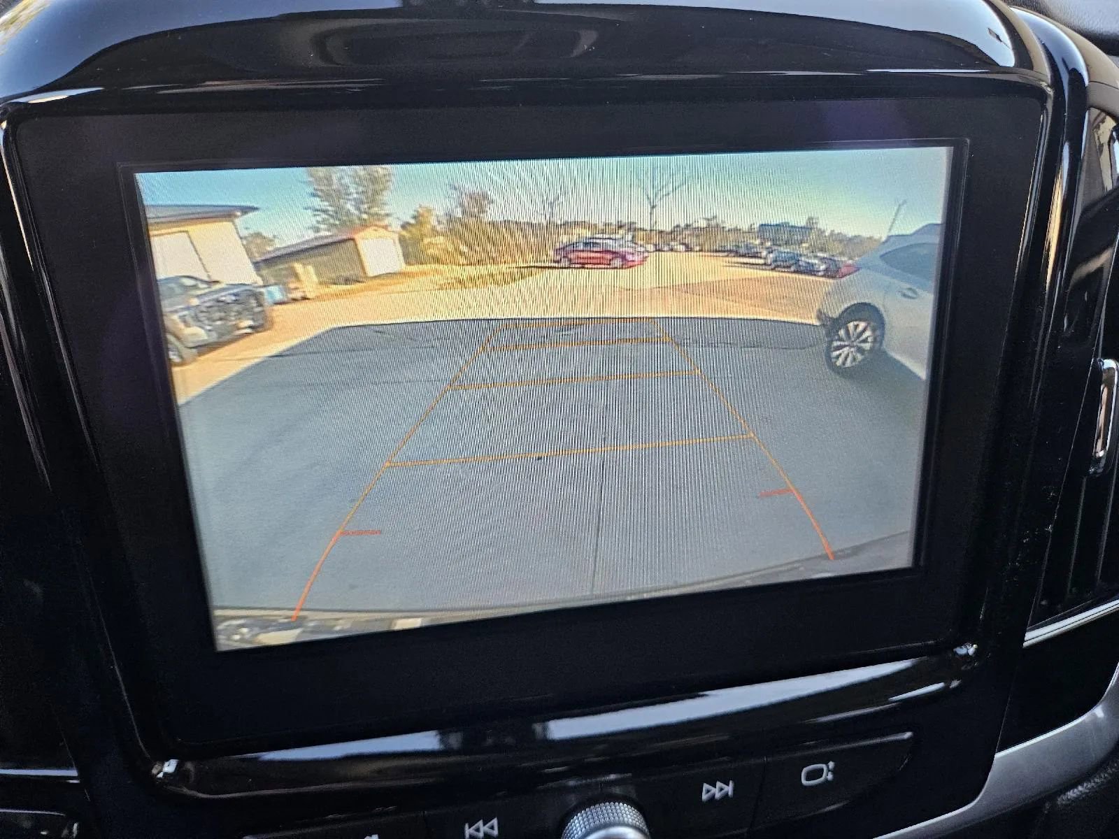 Used 2018 Chevrolet Traverse LT image 19