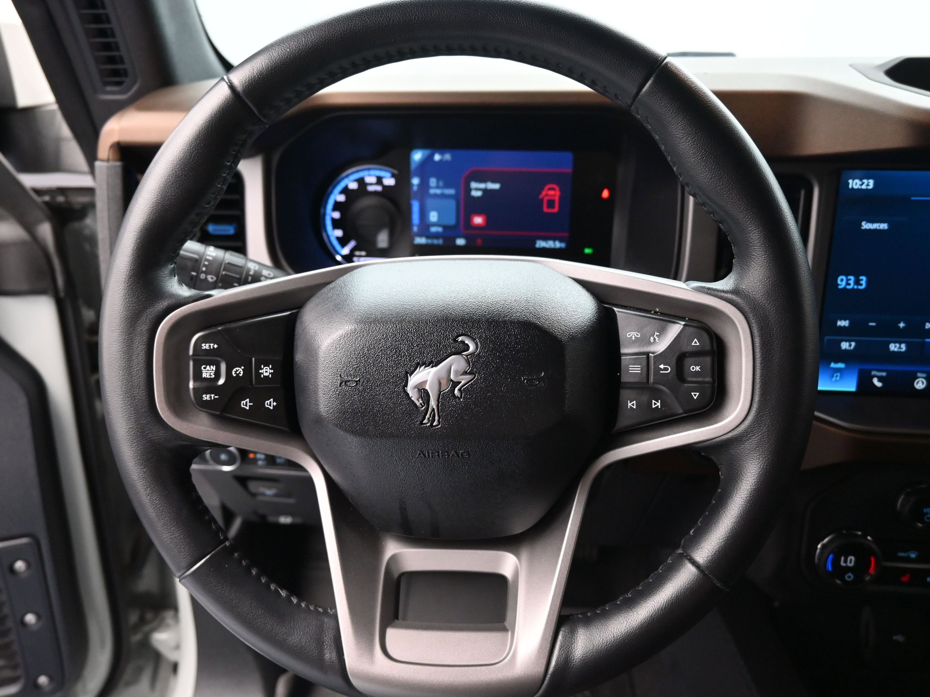 Used 2023 Ford Bronco Outer Banks image 19