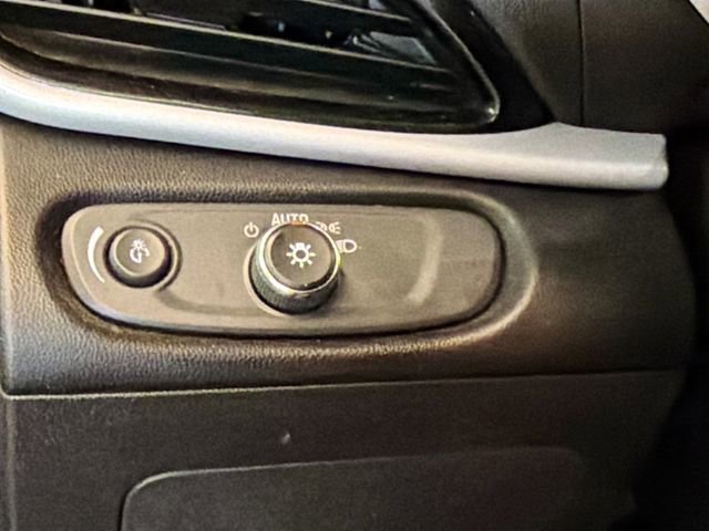 Used 2017 Chevrolet Volt LT w/ Comfort Package image 10