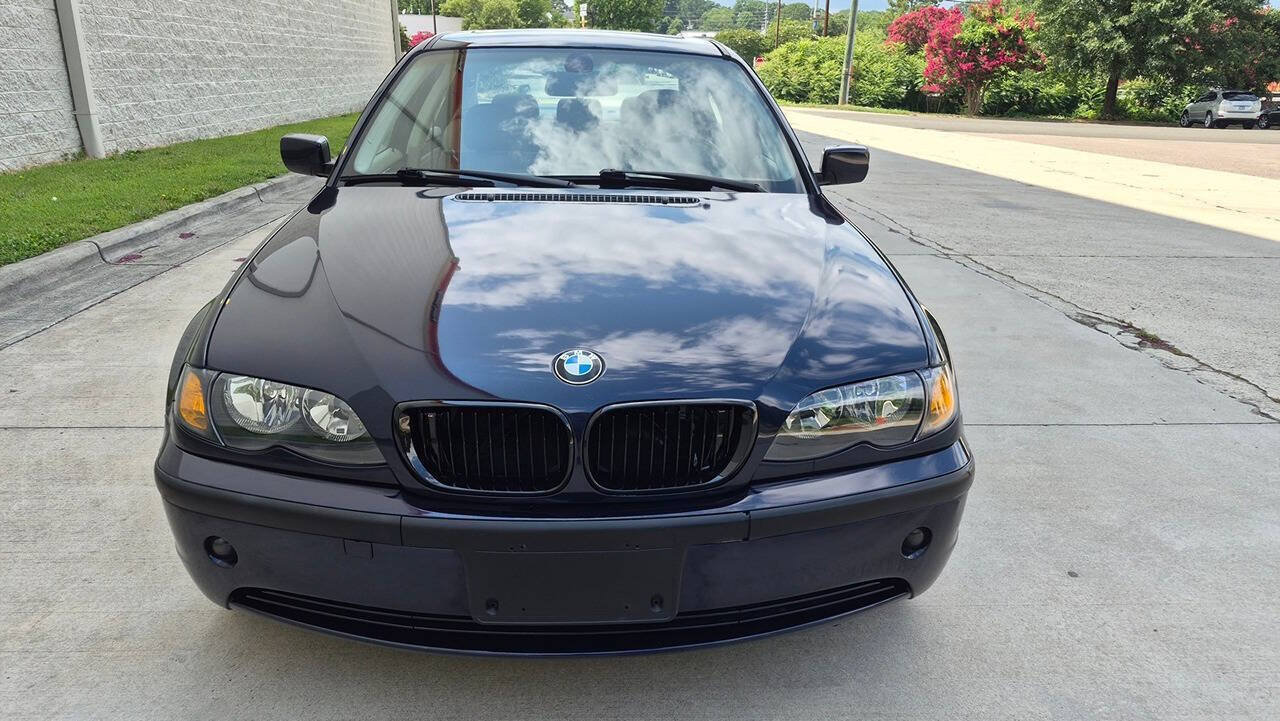 Used 2004 BMW 325xi Sedan AWD/4WD image 10