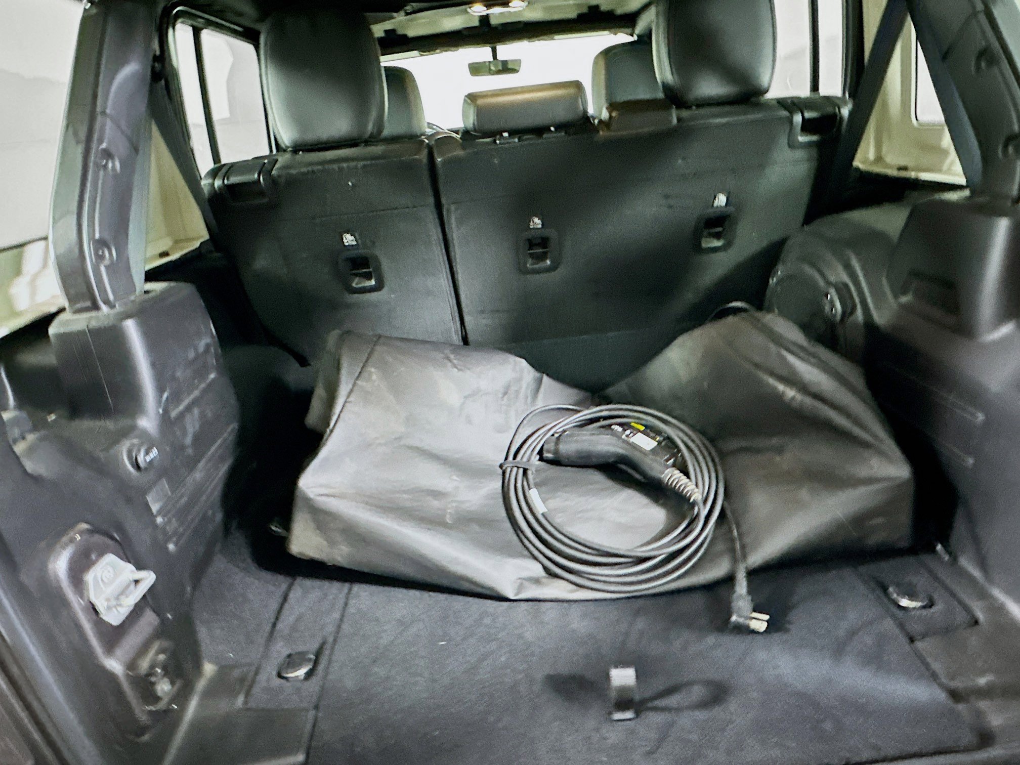 Used 2022 Jeep Wrangler Sahara w/ Cold Weather Group image 27