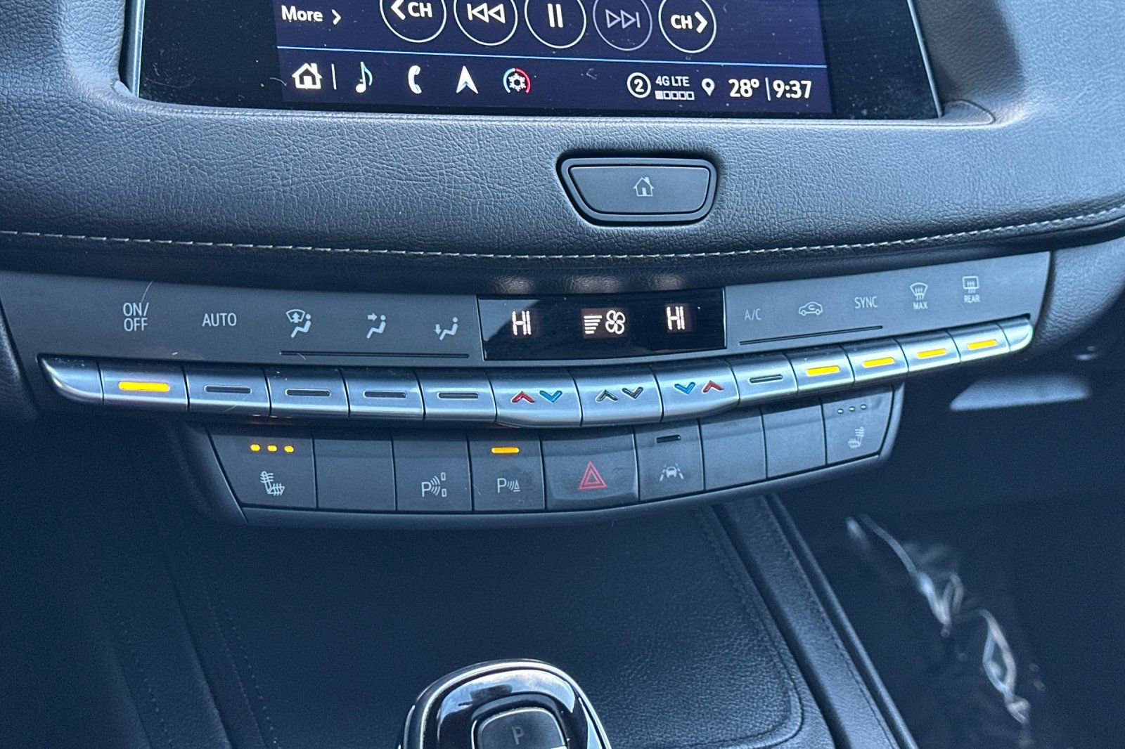 Certified 2023 Cadillac XT4 Premium Luxury w/ Technology Package image 24