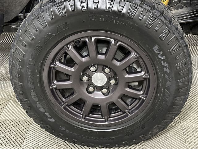 Used 2022 Chevrolet Colorado ZR2 w/ Colorado ZR2 Bison Edition AWD/4WD image 33