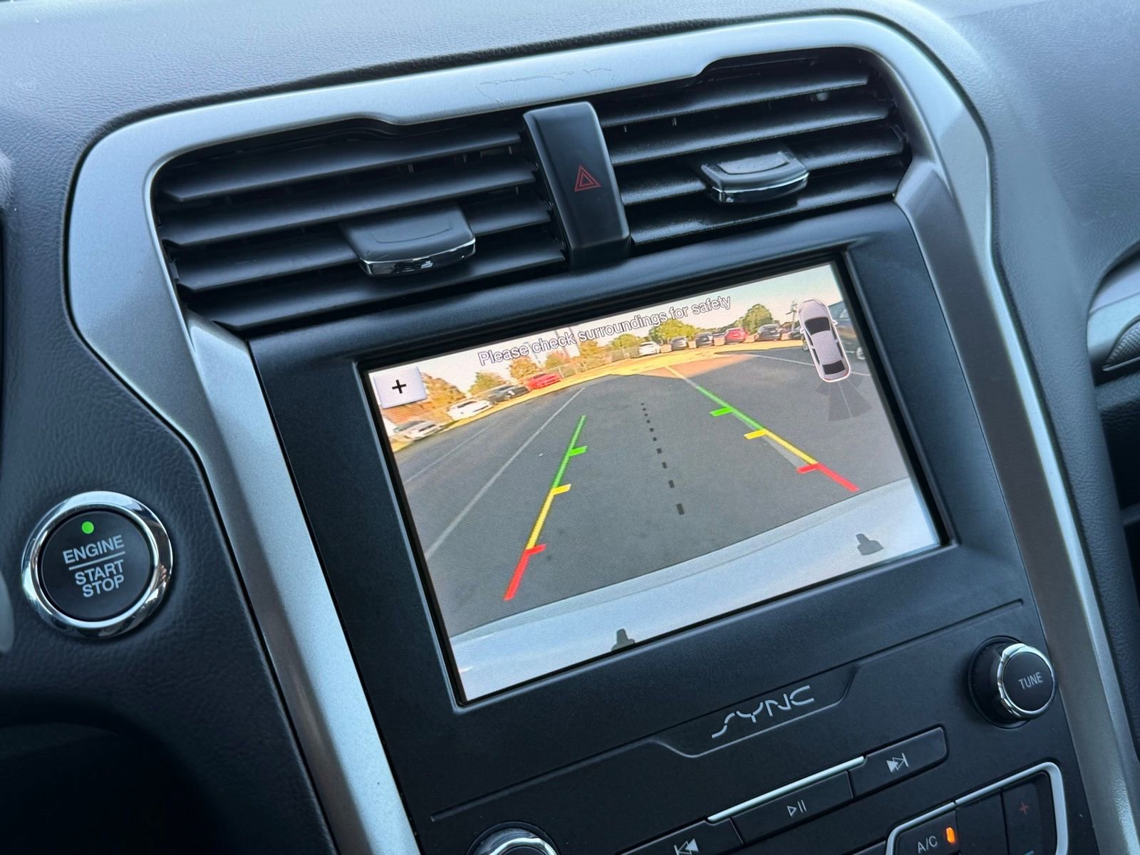 Used 2019 Ford Fusion SE image 32