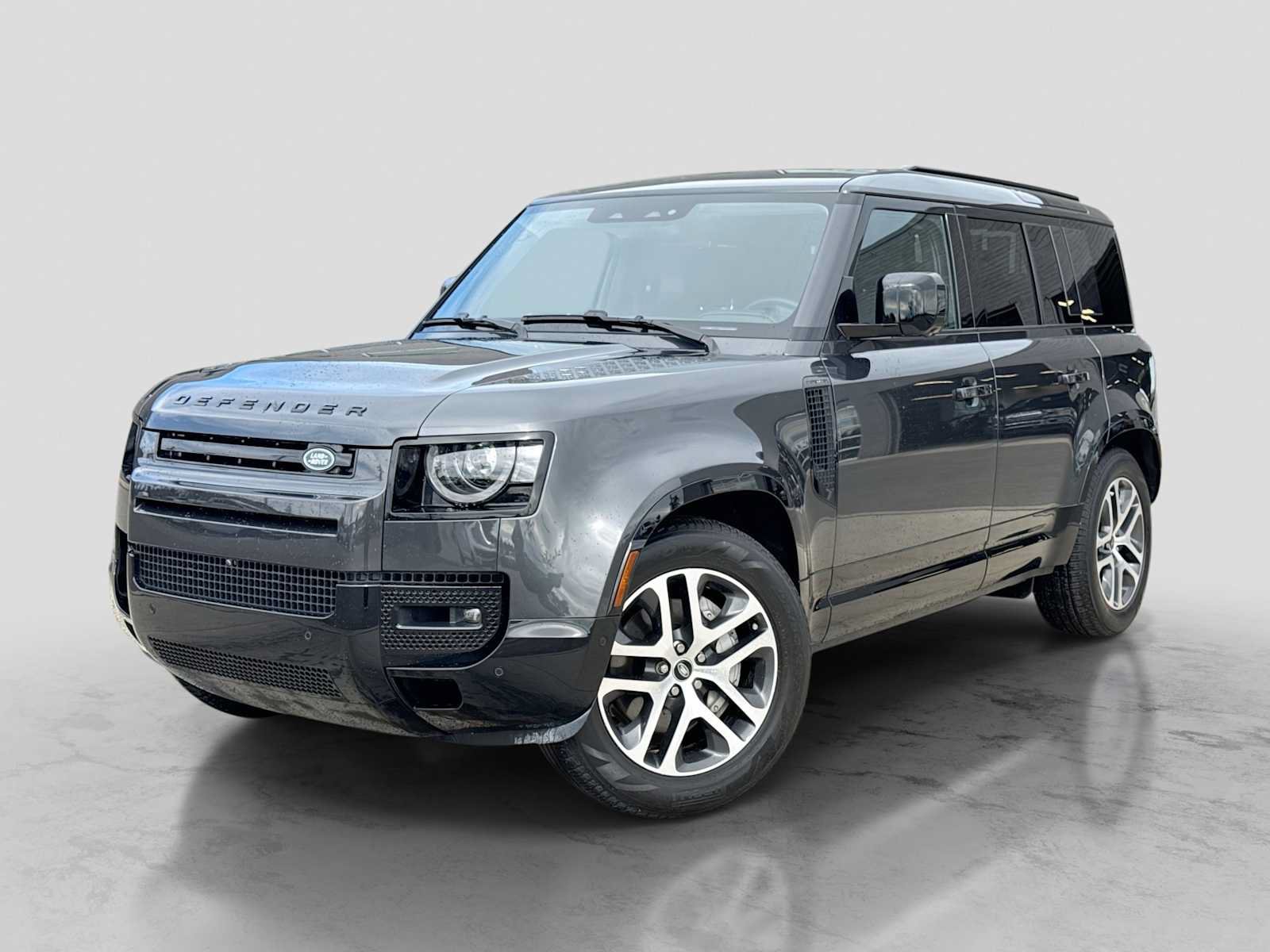 Used 2025 Land Rover Defender 110 X-Dynamic SE AWD/4WD image 1