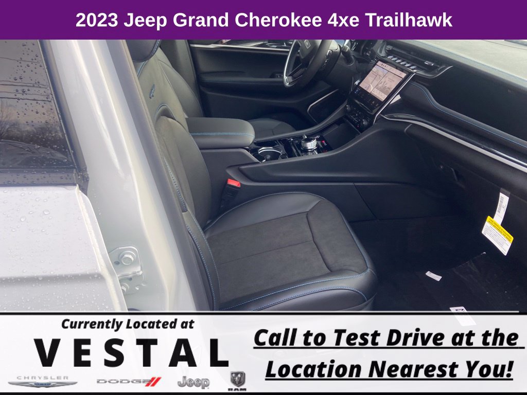 New 2023 Jeep Grand Cherokee Trailhawk AWD/4WD image 16