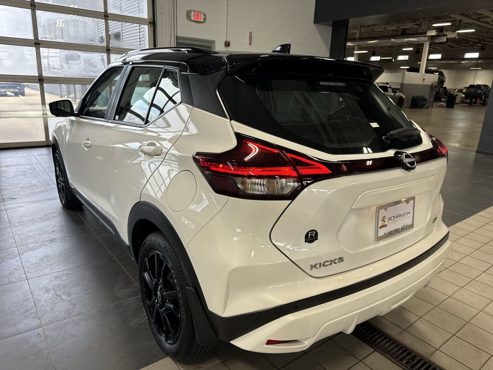 Used 2023 Nissan Kicks SR w/ SR Premium Package image 36