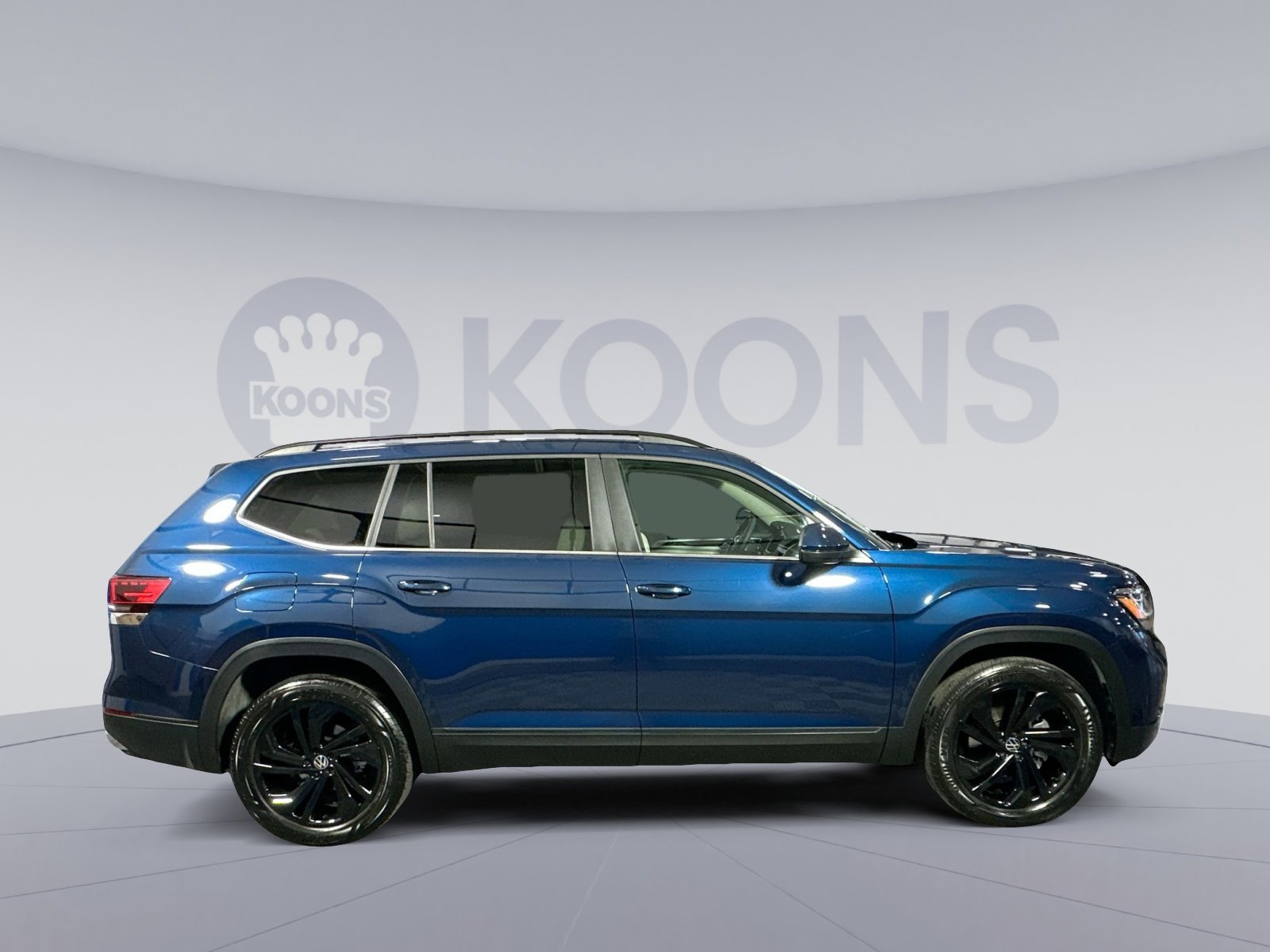 Used 2023 Volkswagen Atlas SE w/ Panoramic Sunroof Package image 8