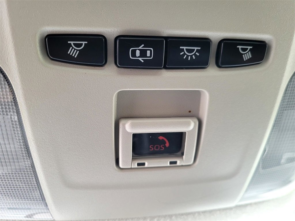 Used 2021 Toyota Corolla LE image 19